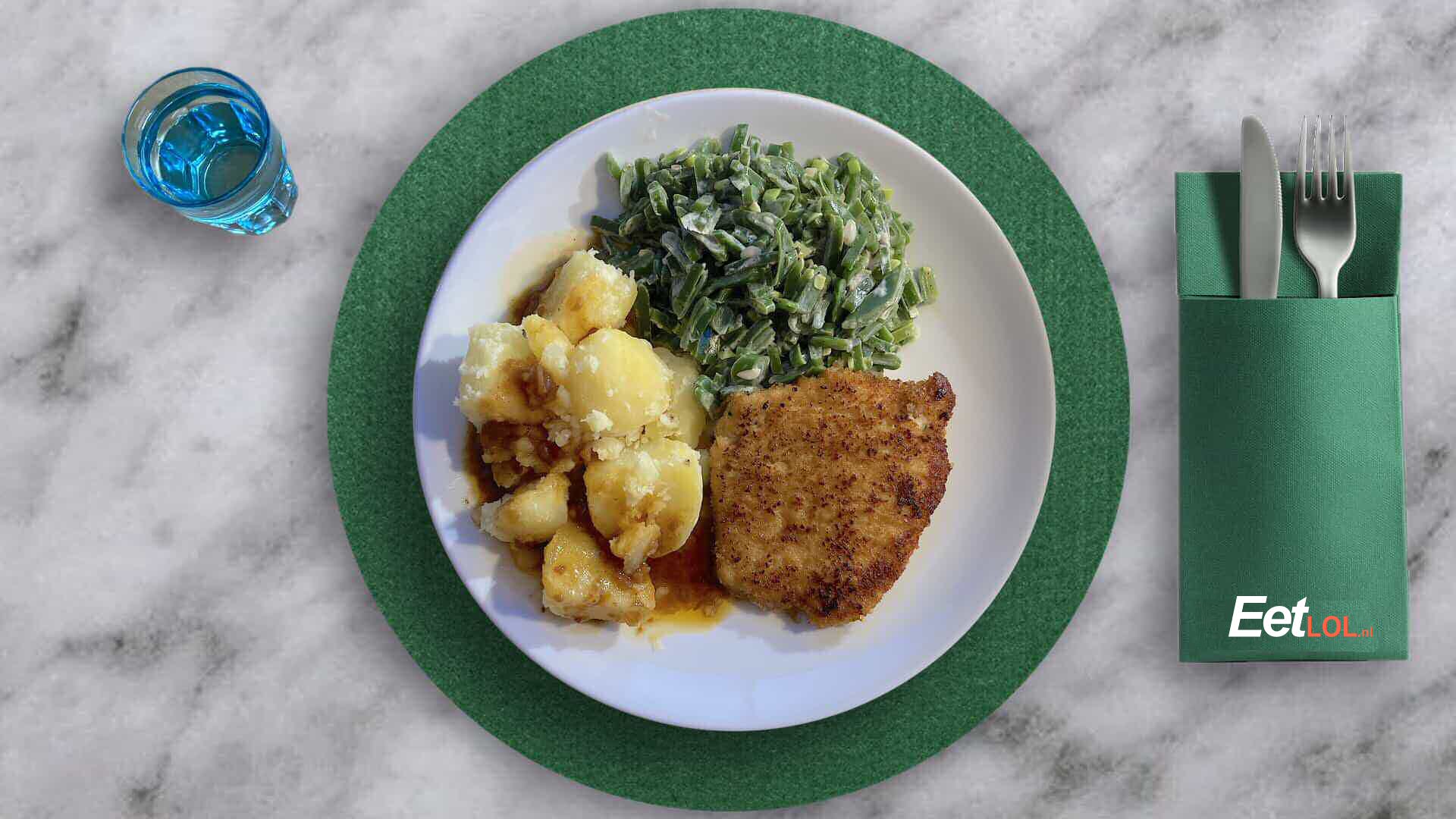 Aardappelen met snijbonen en schnitzel