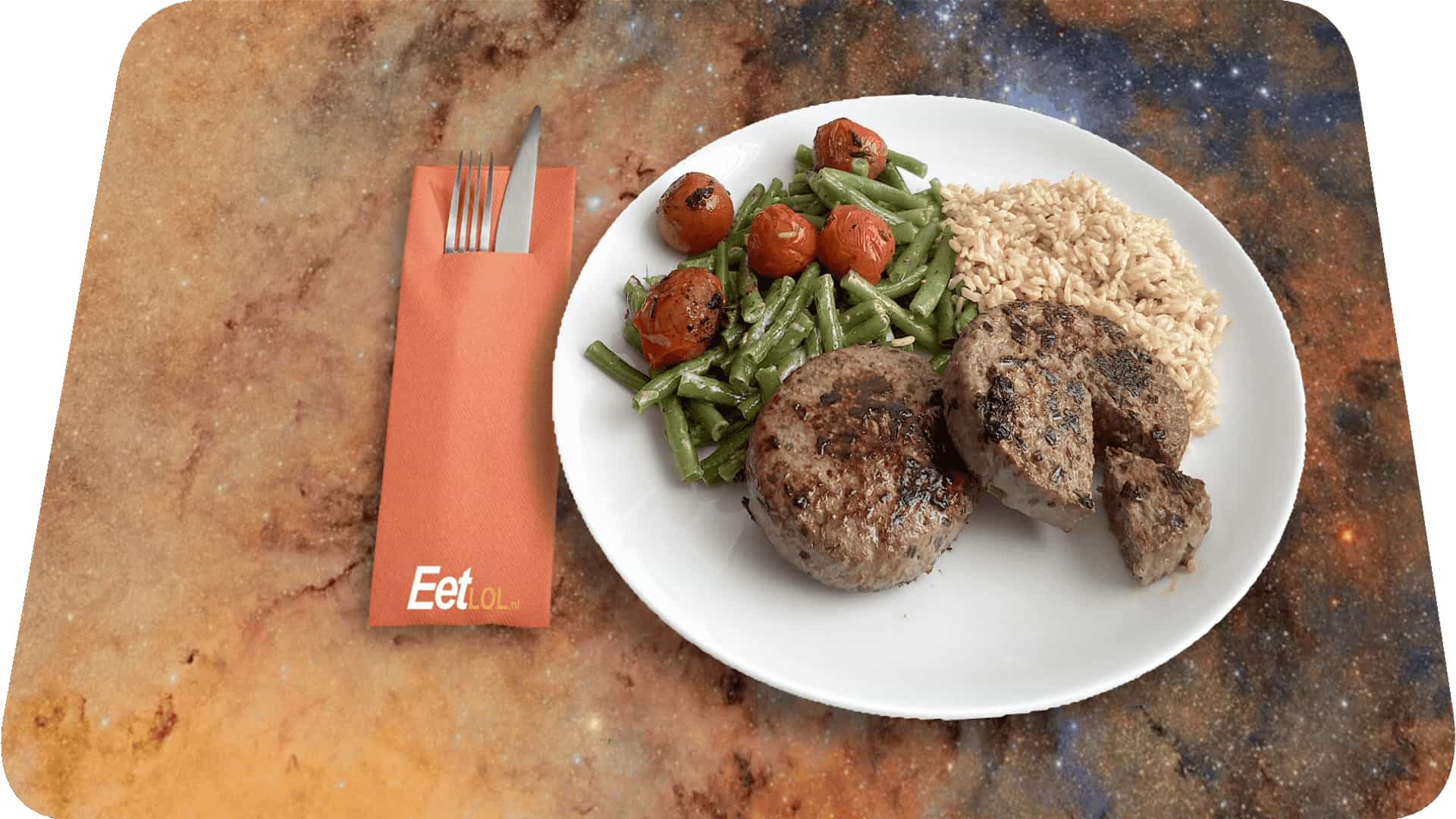 Duitse biefstuk met rijst en groente