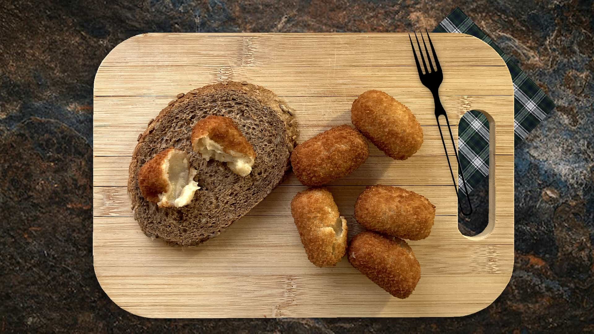 Boterham met mini kaaskroketjes