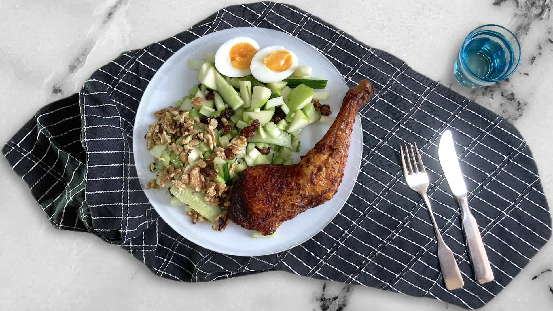 Kippenbout gegrild met bleekselderijsalade