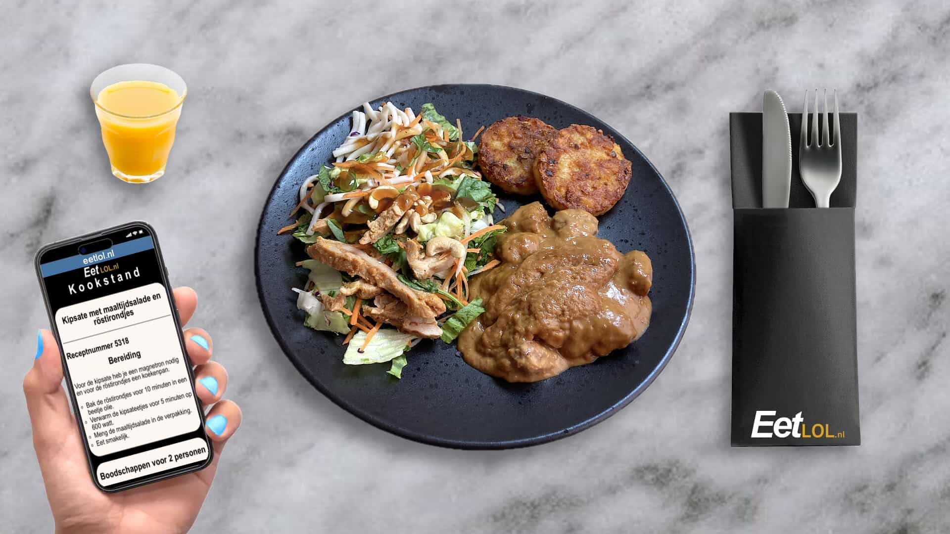 Kipsate met maaltijdsalade en röstirondjes