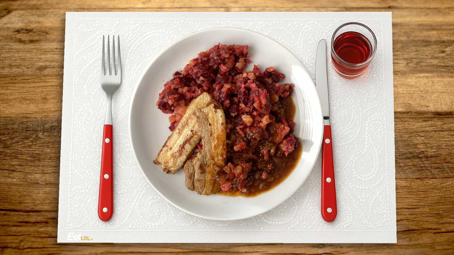 Bietenstamppot met appel speklapje