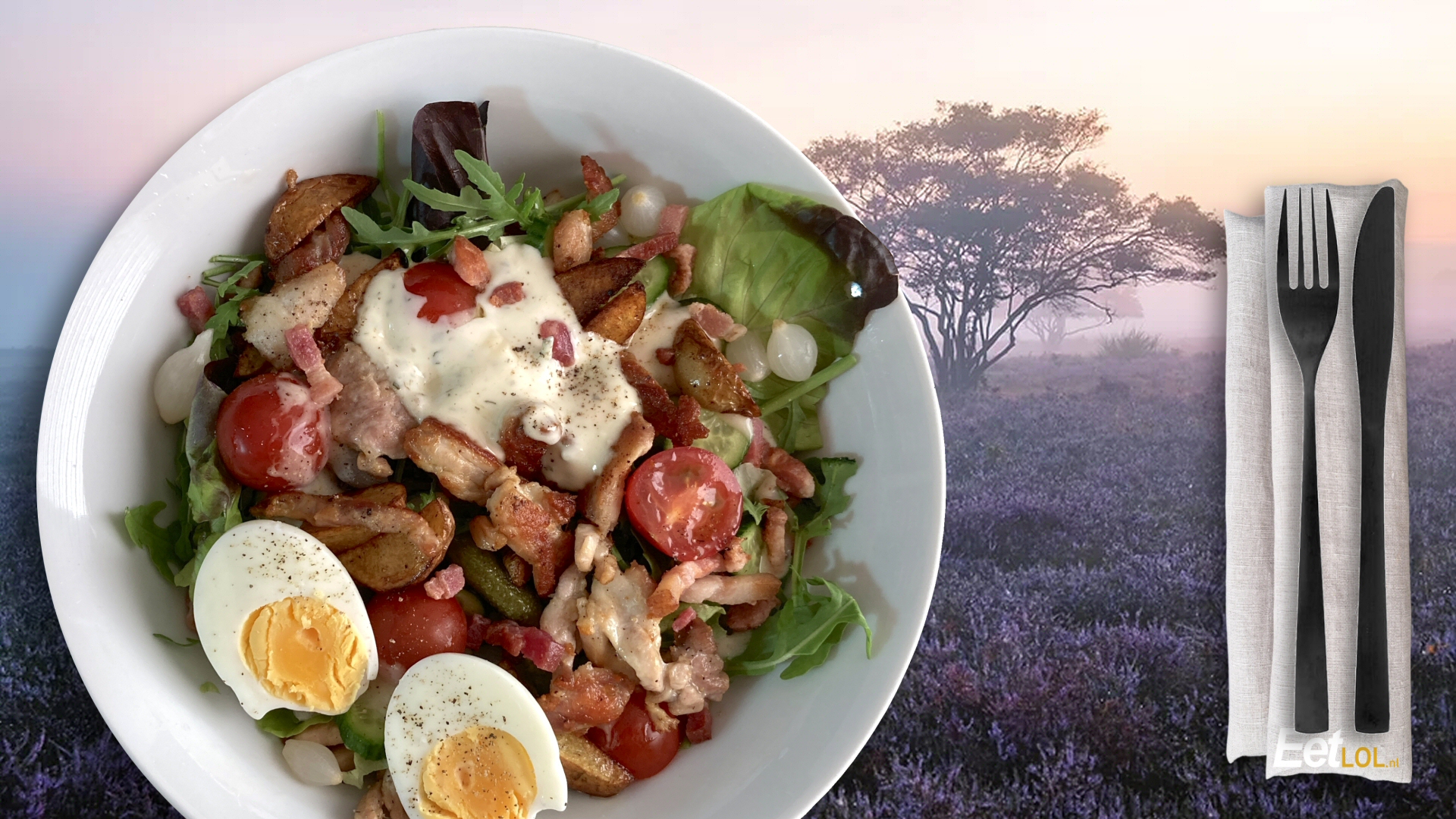 Maaltijdsalade met vegan kipstukjes en aardappel